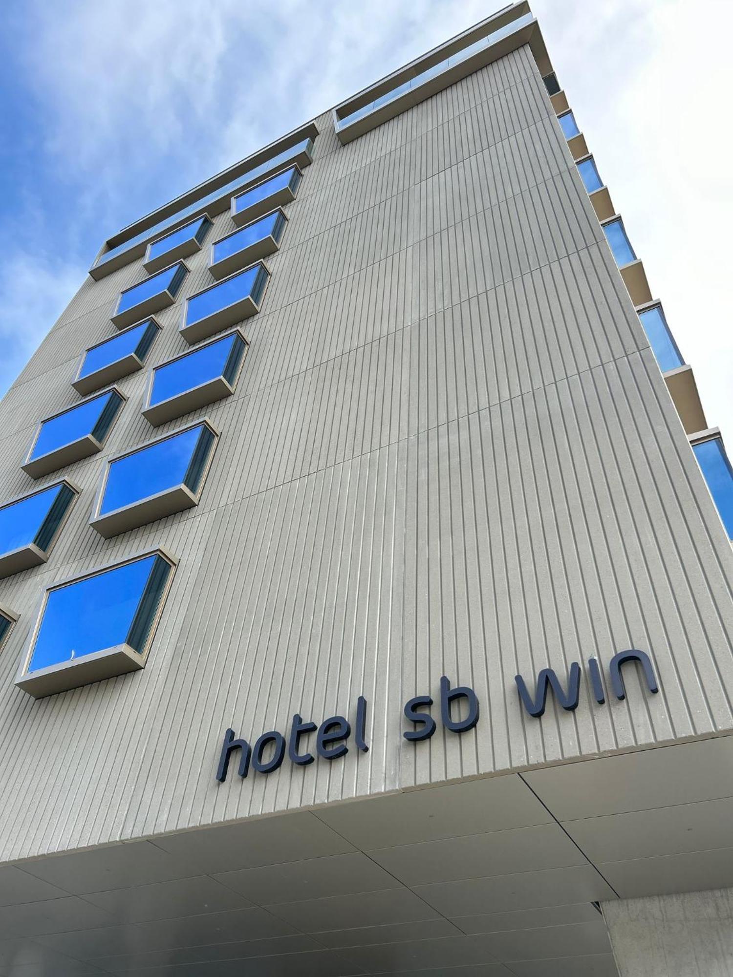 Hotel Sb Win 4 Sup Сан-Фелиу-де-Льобрегат Экстерьер фото