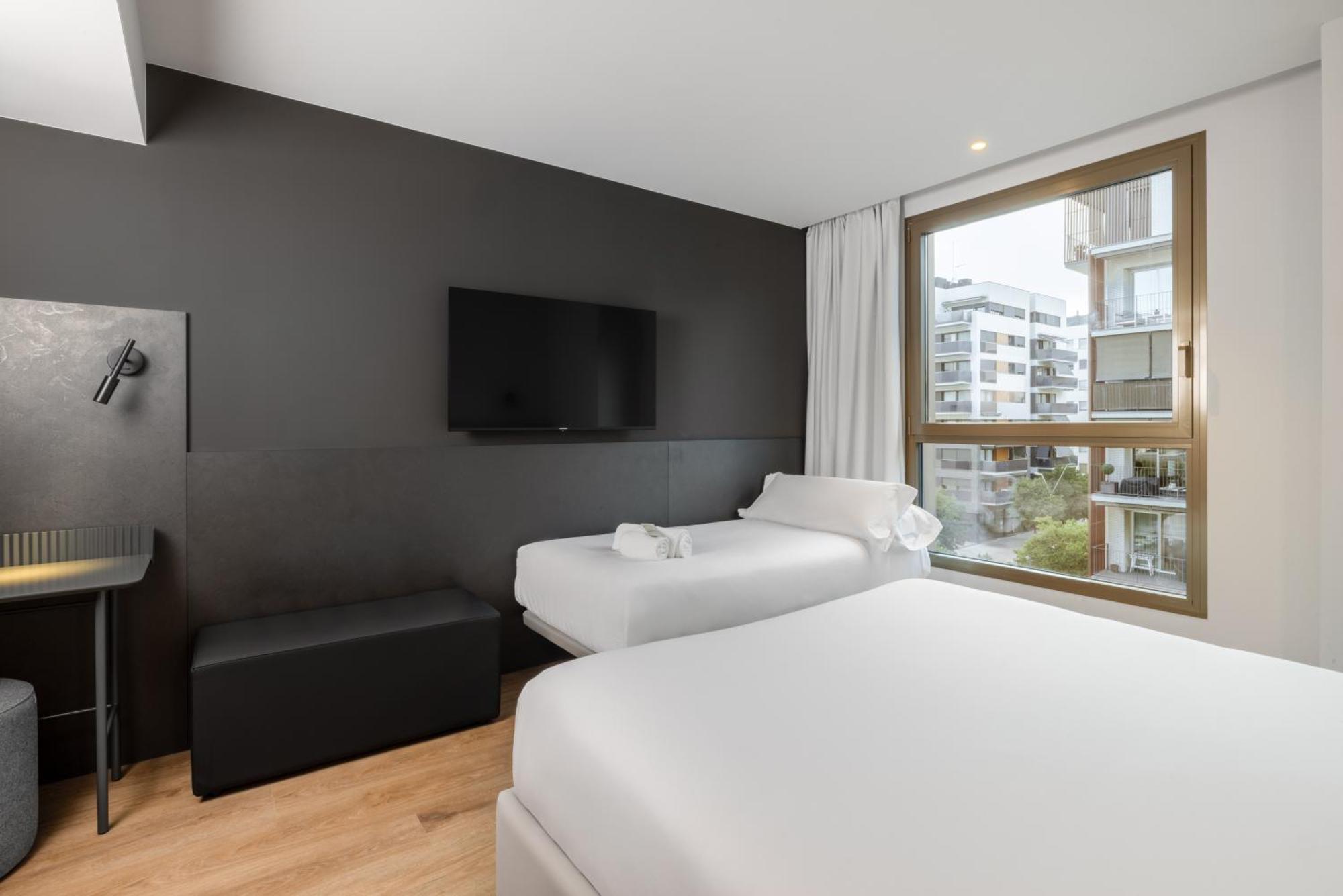 Hotel Sb Win 4 Sup Сан-Фелиу-де-Льобрегат Экстерьер фото